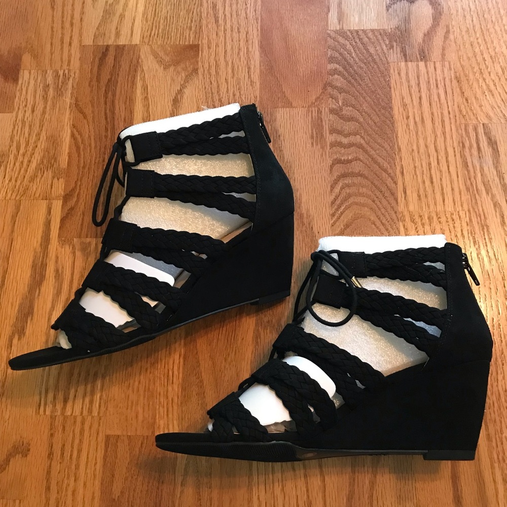 NIB INC Black Wedge Witley Open Toe Sandals 7.5M - Picture 2 of 16
